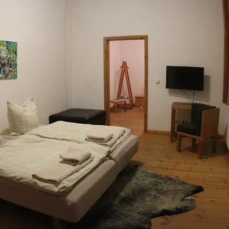 Gutshaus Mit Seeblick - Oekologisch & Nachhaltig Apartamento *