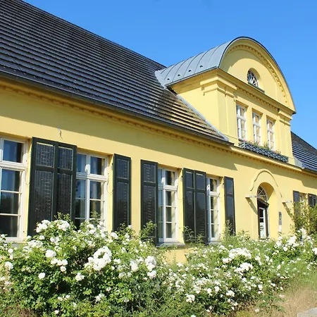Gutshaus Mit Seeblick - Oekologisch & Nachhaltig Apartment *