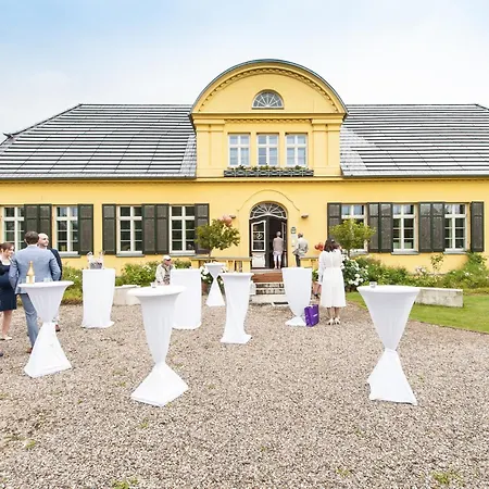 Gutshaus Mit Seeblick - Oekologisch & Nachhaltig Apartamento Lubow