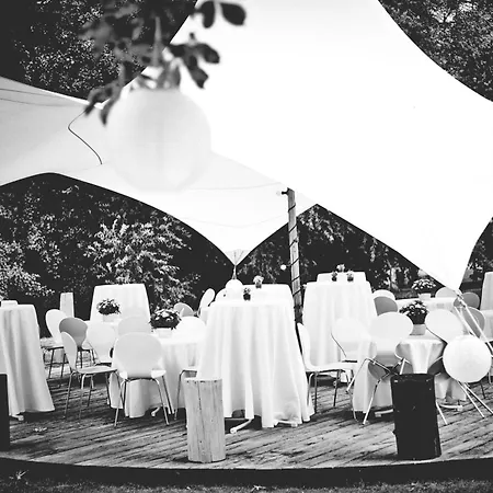 Apartment Gutshaus Mit Seeblick - ökologisch&nachhaltig Lubow