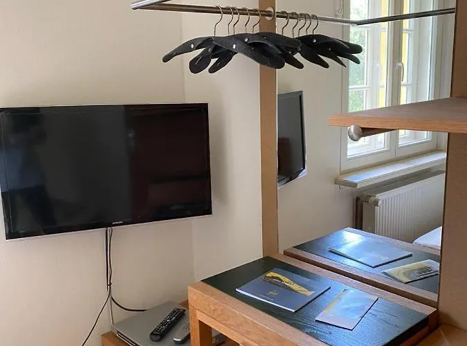 Gutshaus Mit Seeblick - Oekologisch & Nachhaltig Lubow