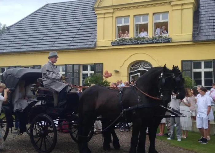 Gutshaus Mit Seeblick - Oekologisch & Nachhaltig *